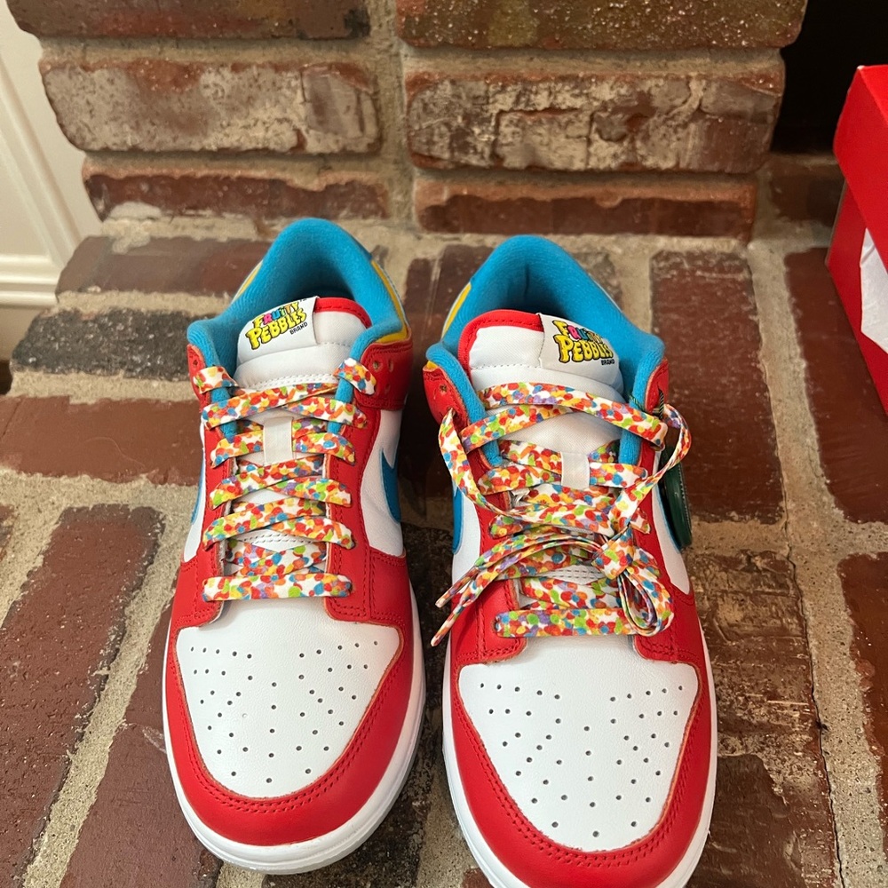 Nike Dunks Low - LeBron Fruity Pebbles - Picture 7 of 8